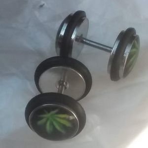 Screw back earrings